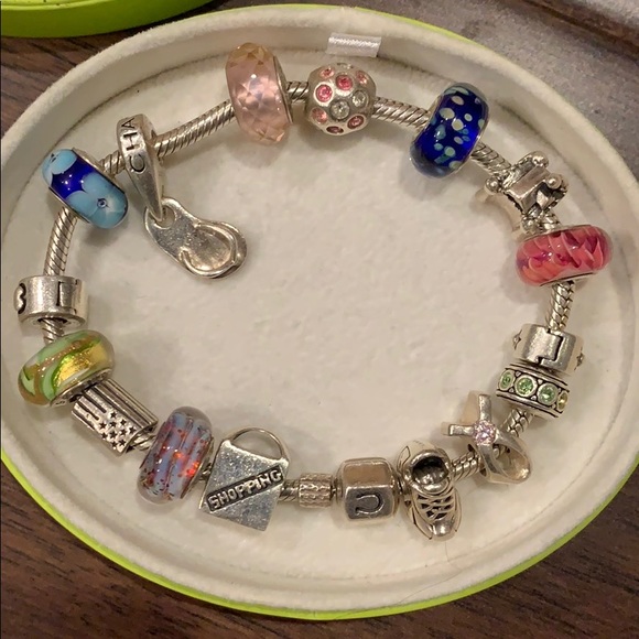 Chamilia Jewelry Chamilia Charm Bracelet 4 Charms 2 Stoppers Wow